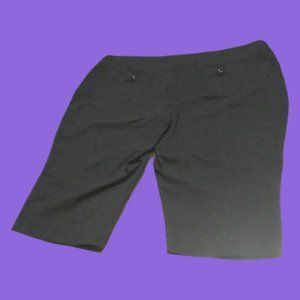 Fashion Bug Women's Pants (42x19) Zipper Fly Capri Style Black Comfort Waist 30W